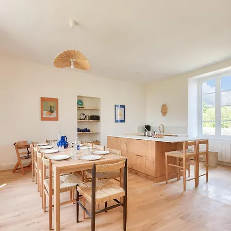Maison Familiale Pour 12 Adultes Et 2 Enfants Pléboulle